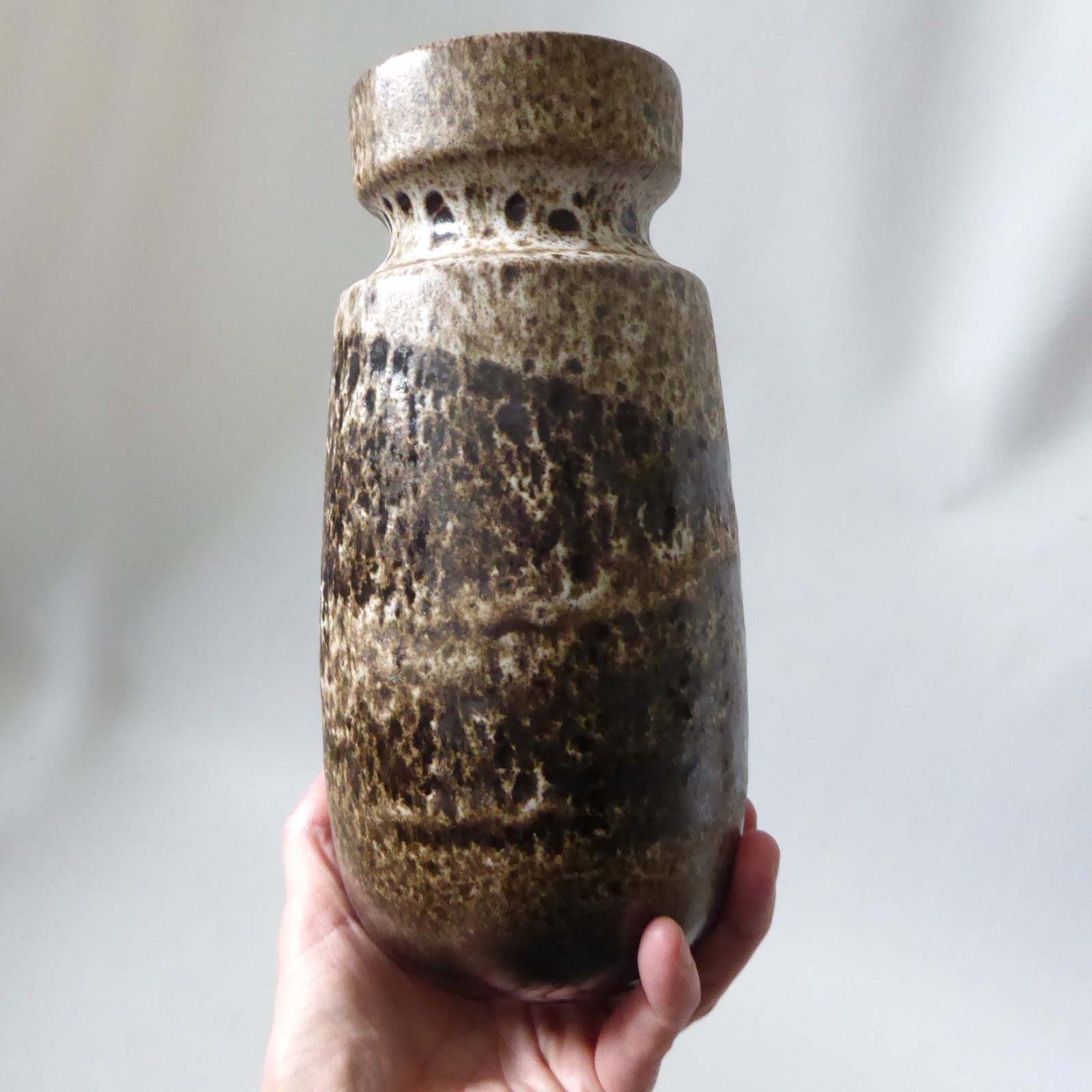 Scheurich 242-22 pottery vase, cream & dark brown, Fat Lava era, West German pot - Image 6