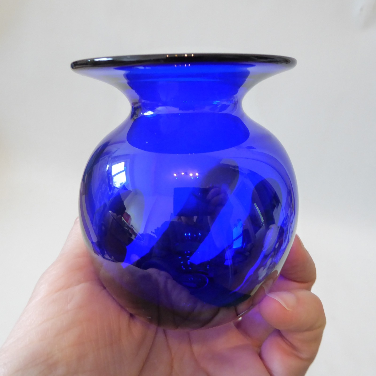 Signed 'Bristol' rich blue art glass crystal vase, rounded wide rim. Vintage - Image 3