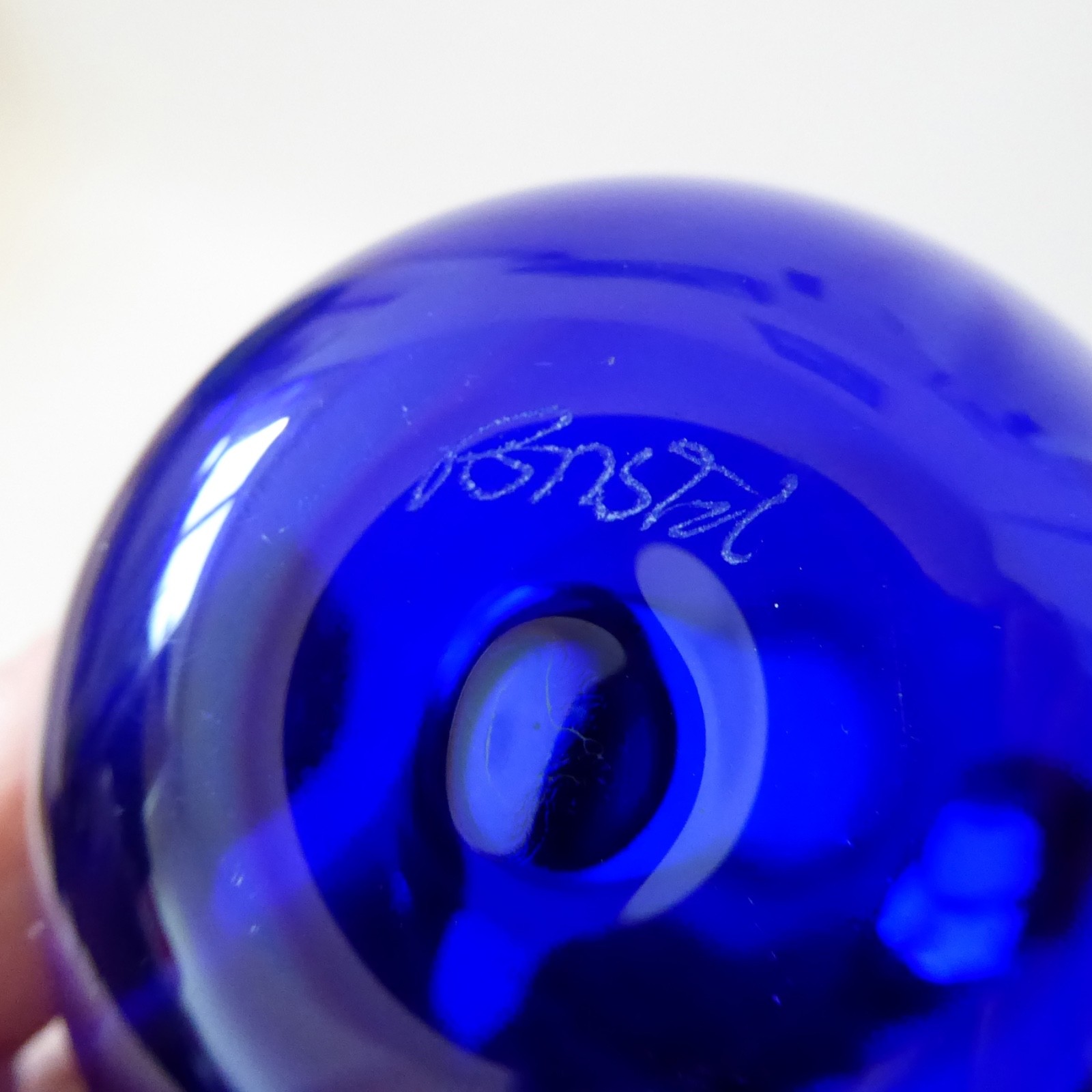 Signed 'Bristol' rich blue art glass crystal vase, rounded wide rim. Vintage - Image 8