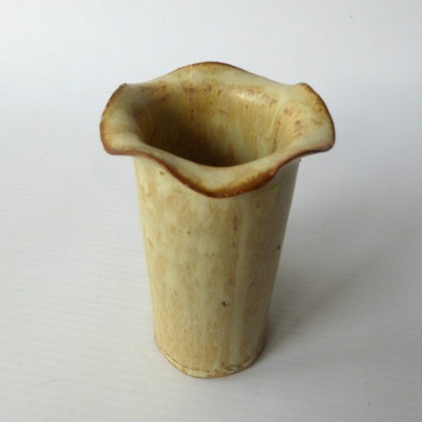 Studio pottery vase with little turtle tortoise. Flared rim small pot 1970s/80s - Image 7