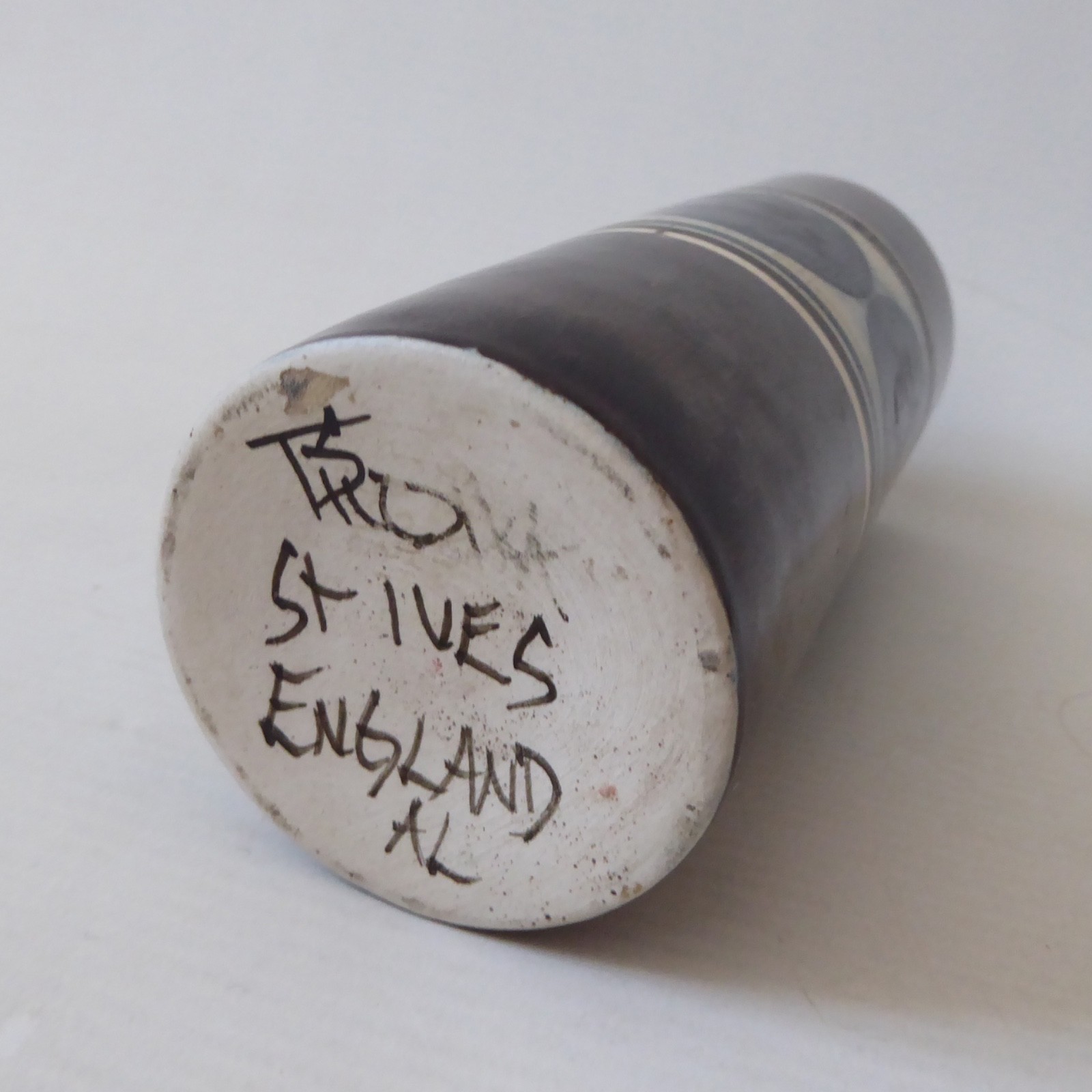 Troika St Ives Cornwall vintage art pottery cylinder vase Anne Lewis AL 14cm pot - Image 11