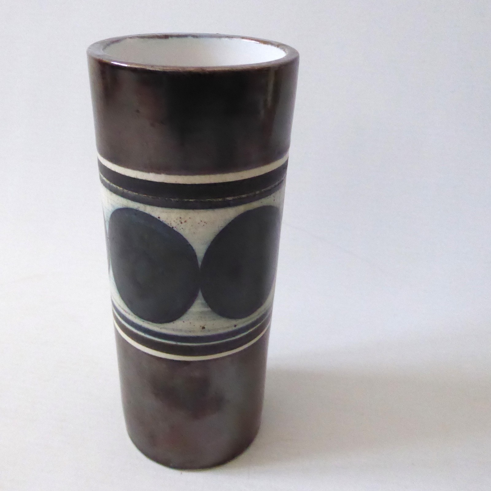 Troika St Ives Cornwall vintage art pottery cylinder vase Anne Lewis AL 14cm pot - Image 3