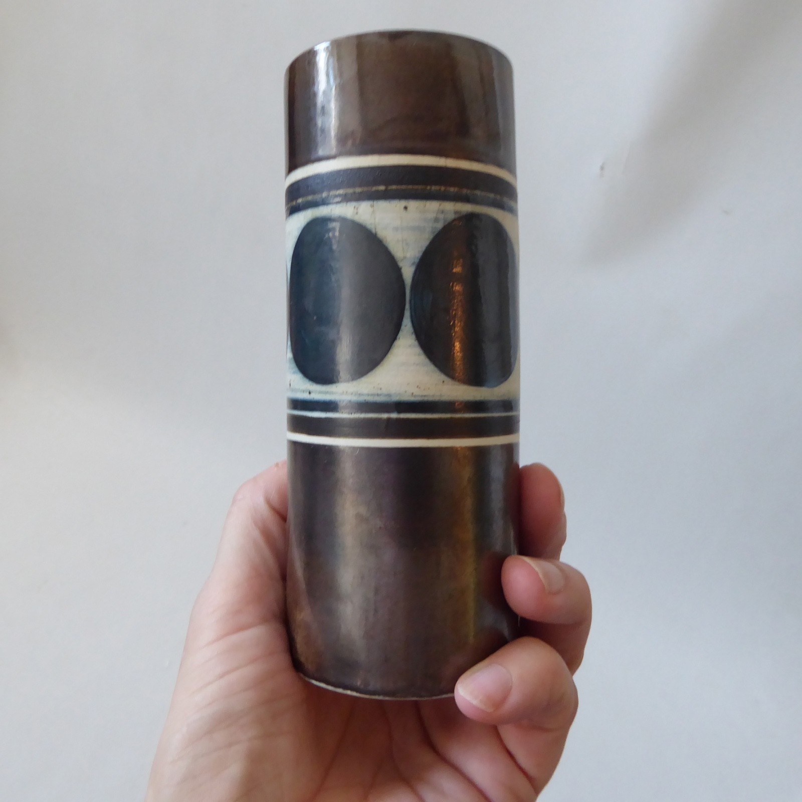 Troika St Ives Cornwall vintage art pottery cylinder vase Anne Lewis AL 14cm pot - Image 6