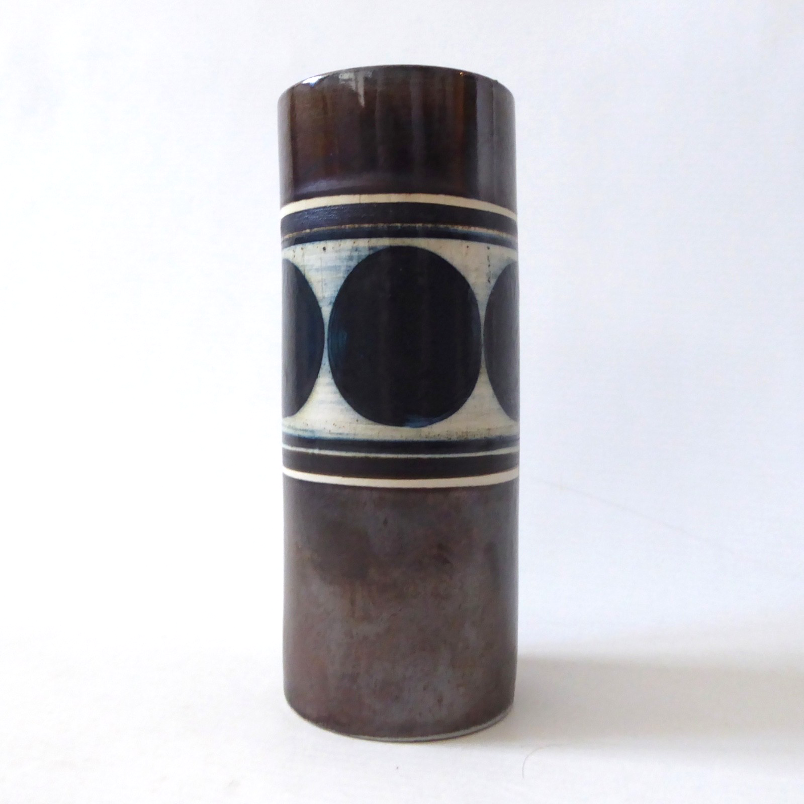 Troika St Ives Cornwall vintage art pottery cylinder vase Anne Lewis AL 14cm pot