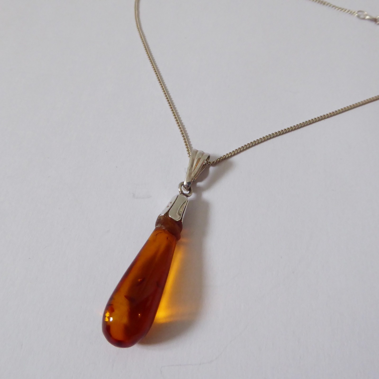 Vintage sterling silver 25 amber teardrop pendant, silver 15" necklace chain - Image 2