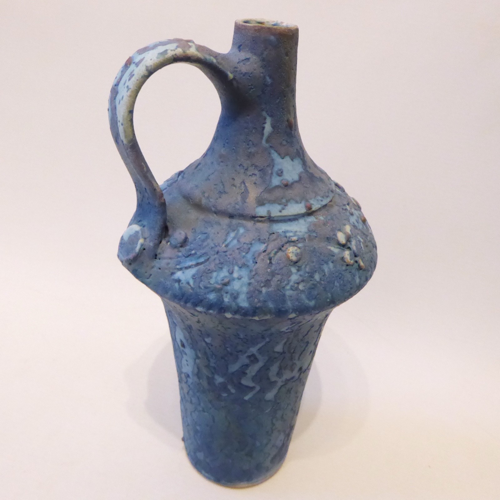 Vintage studio art pottery vase signed AW or MV blue alien skin textured +handle - Image 5