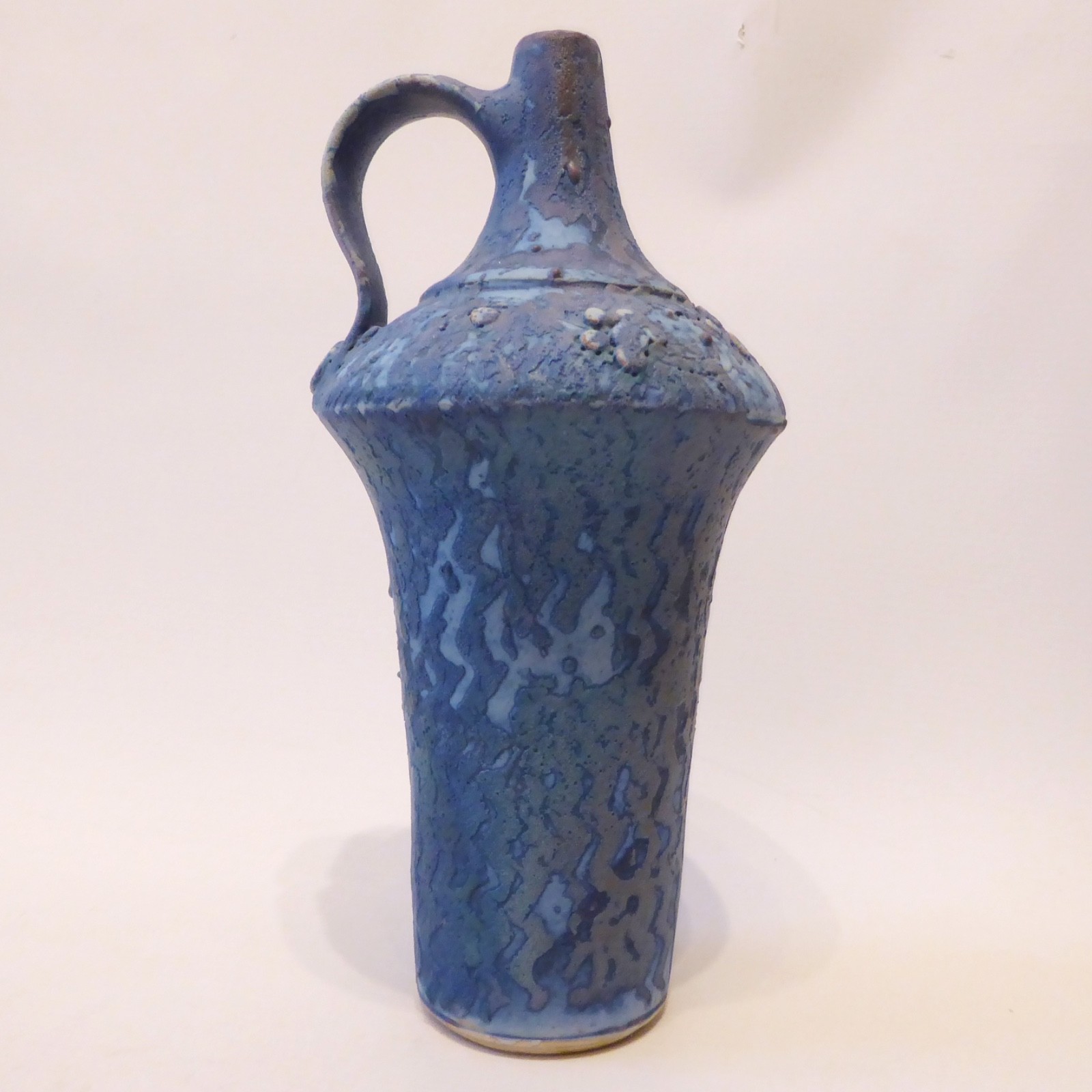 Vintage studio art pottery vase signed AW or MV blue alien skin textured +handle - Image 6