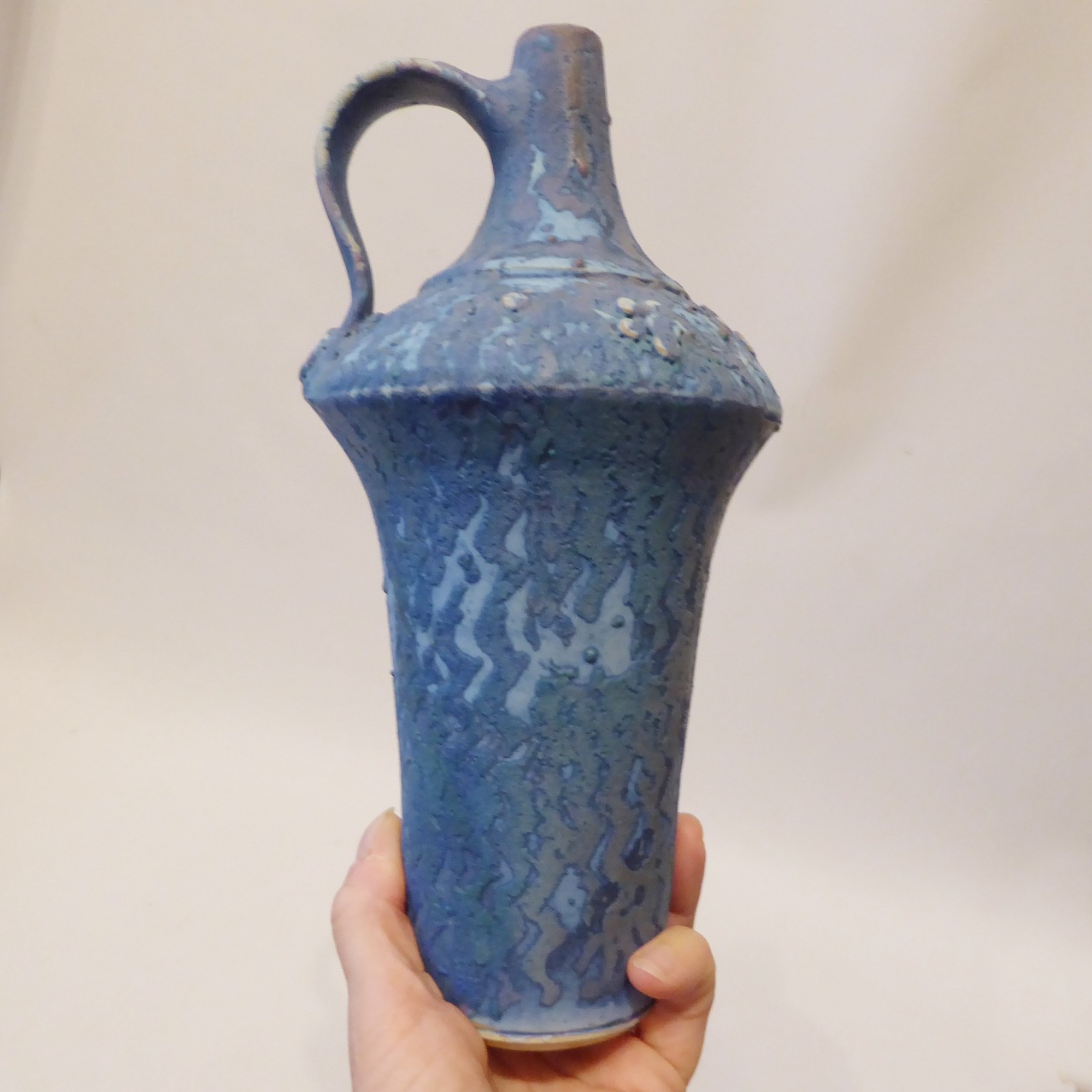 Vintage studio art pottery vase signed AW or MV blue alien skin textured +handle - Image 7
