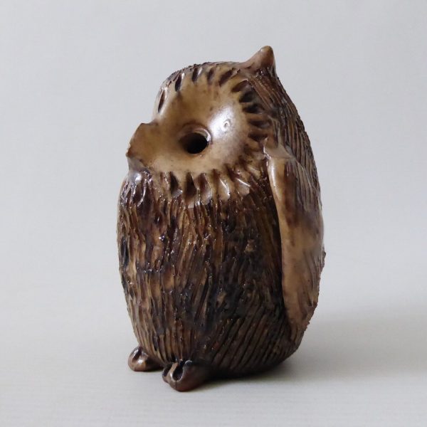 Vintage studio pottery owl. Handmade sgraffito clay figurine sculpture. 1970s - Image 4