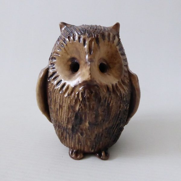 Vintage studio pottery owl. Handmade sgraffito clay figurine sculpture. 1970s - Image 6