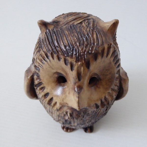 Vintage studio pottery owl. Handmade sgraffito clay figurine sculpture. 1970s - Image 7