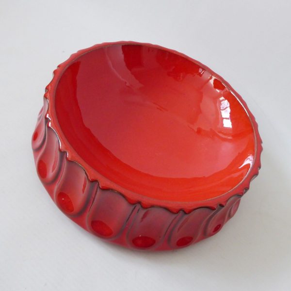 West German pottery ceramic vintage bowl, red glazed 9" round dish. 1970s/1980s - Image 7