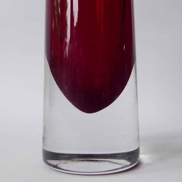 Whitefriars ruby red tapered chimney art glass bud vase 9655, 7 3/4" mid century - Image 6