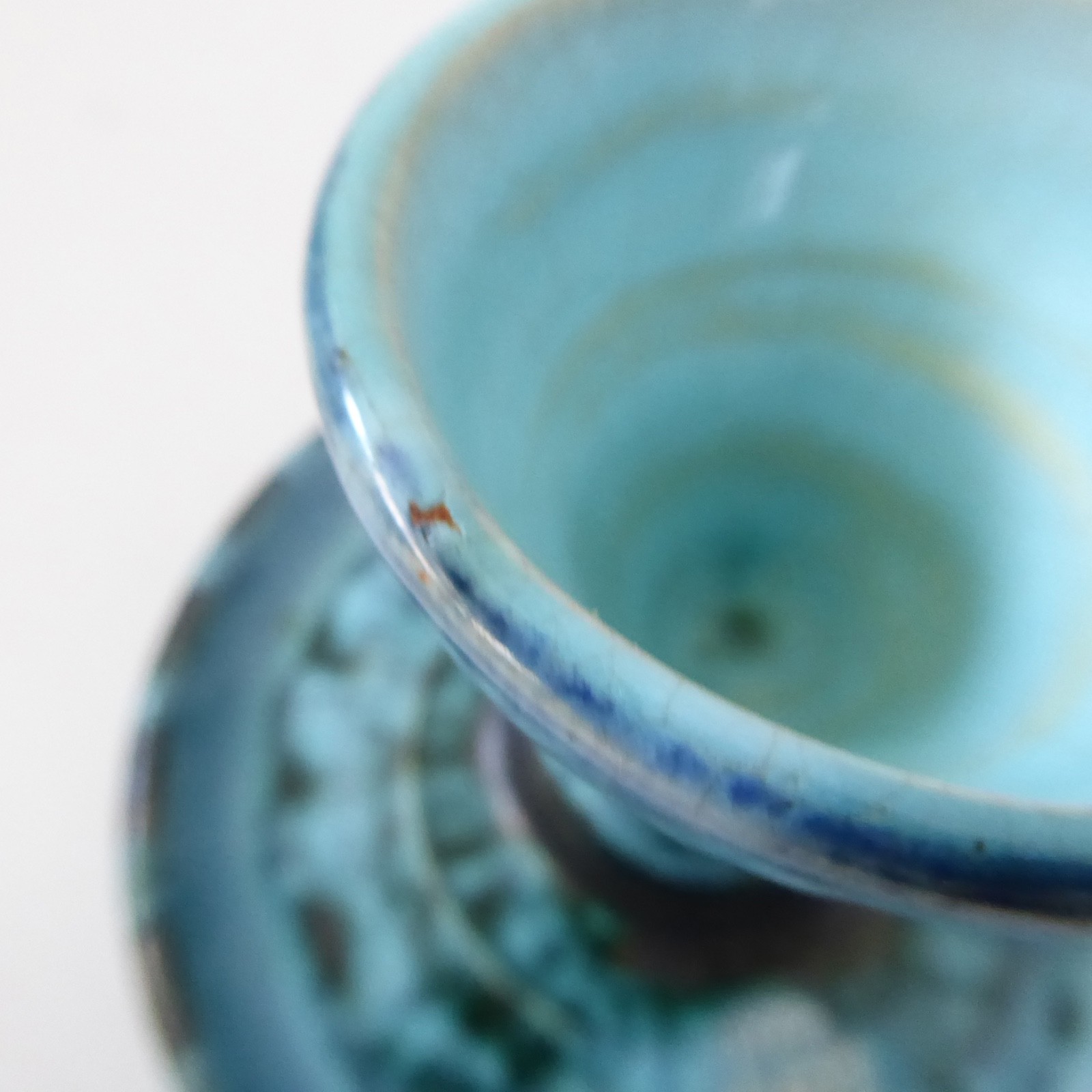 1970s David T Sharp Rye studio pottery egg cup saucer, teal blue + black art - Image 11