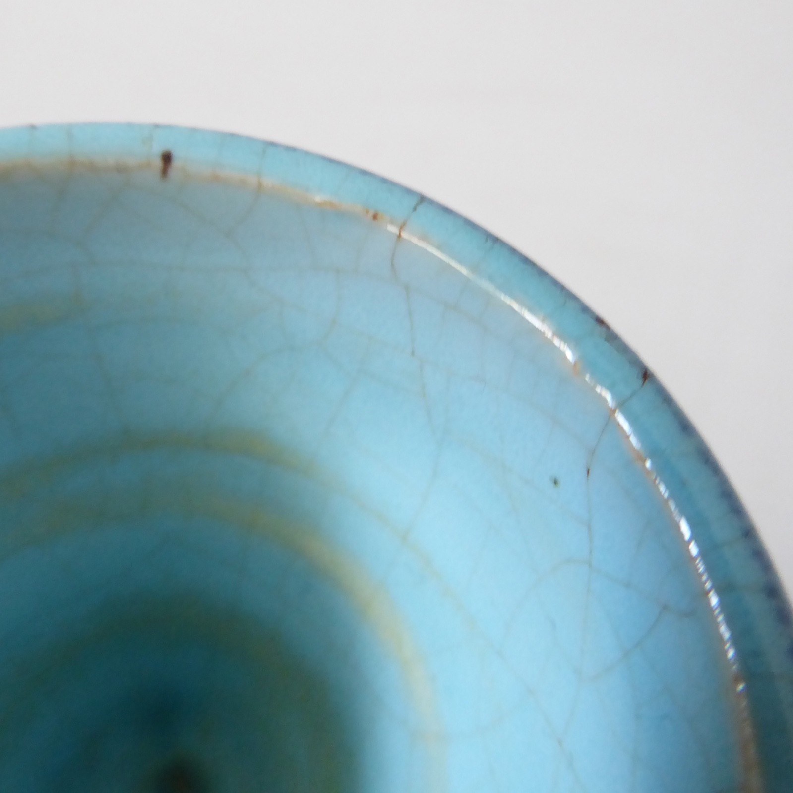 1970s David T Sharp Rye studio pottery egg cup saucer, teal blue + black art - Image 15