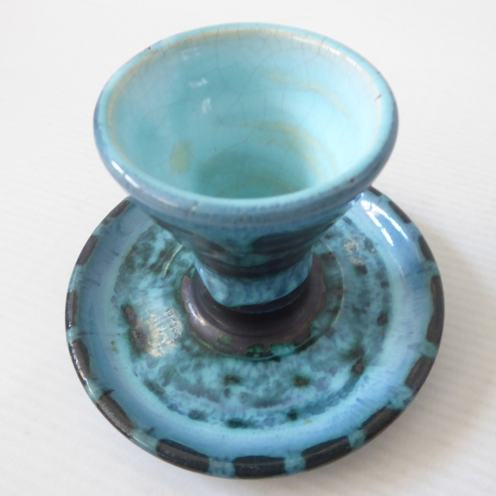 1970s David T Sharp Rye studio pottery egg cup saucer, teal blue + black art - Image 7