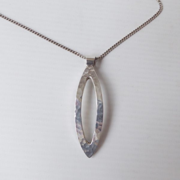 1990s 925 sterling silver oval hammered pendant, 19" necklace, 18g hallmarked Aa - Image 4