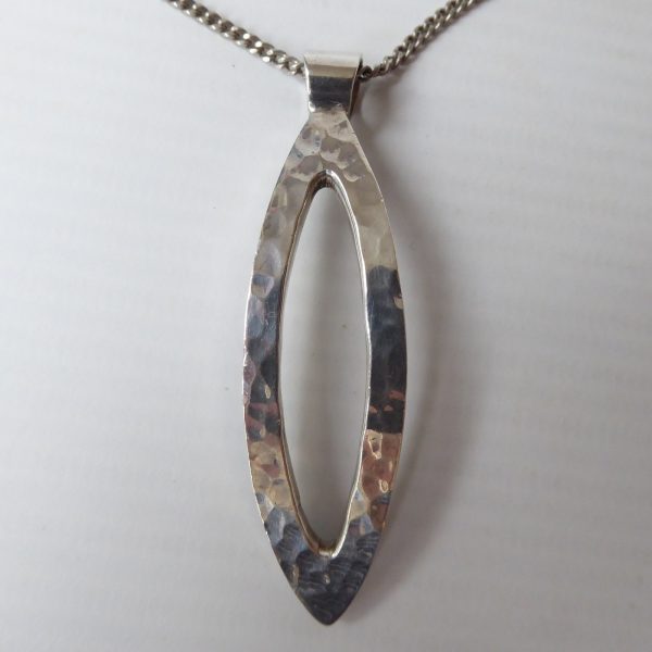 1990s 925 sterling silver oval hammered pendant, 19" necklace, 18g hallmarked Aa - Image 5