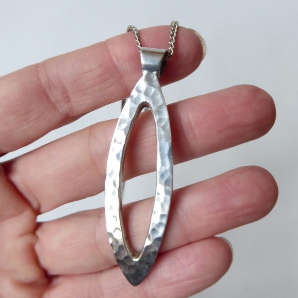 1990s 925 sterling silver oval hammered pendant, 19" necklace, 18g hallmarked Aa - Image 6