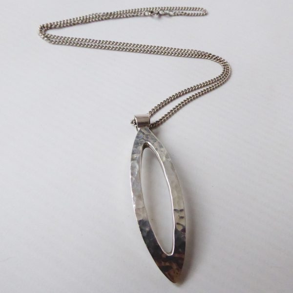 1990s 925 sterling silver oval hammered pendant, 19" necklace, 18g hallmarked Aa - Image 7
