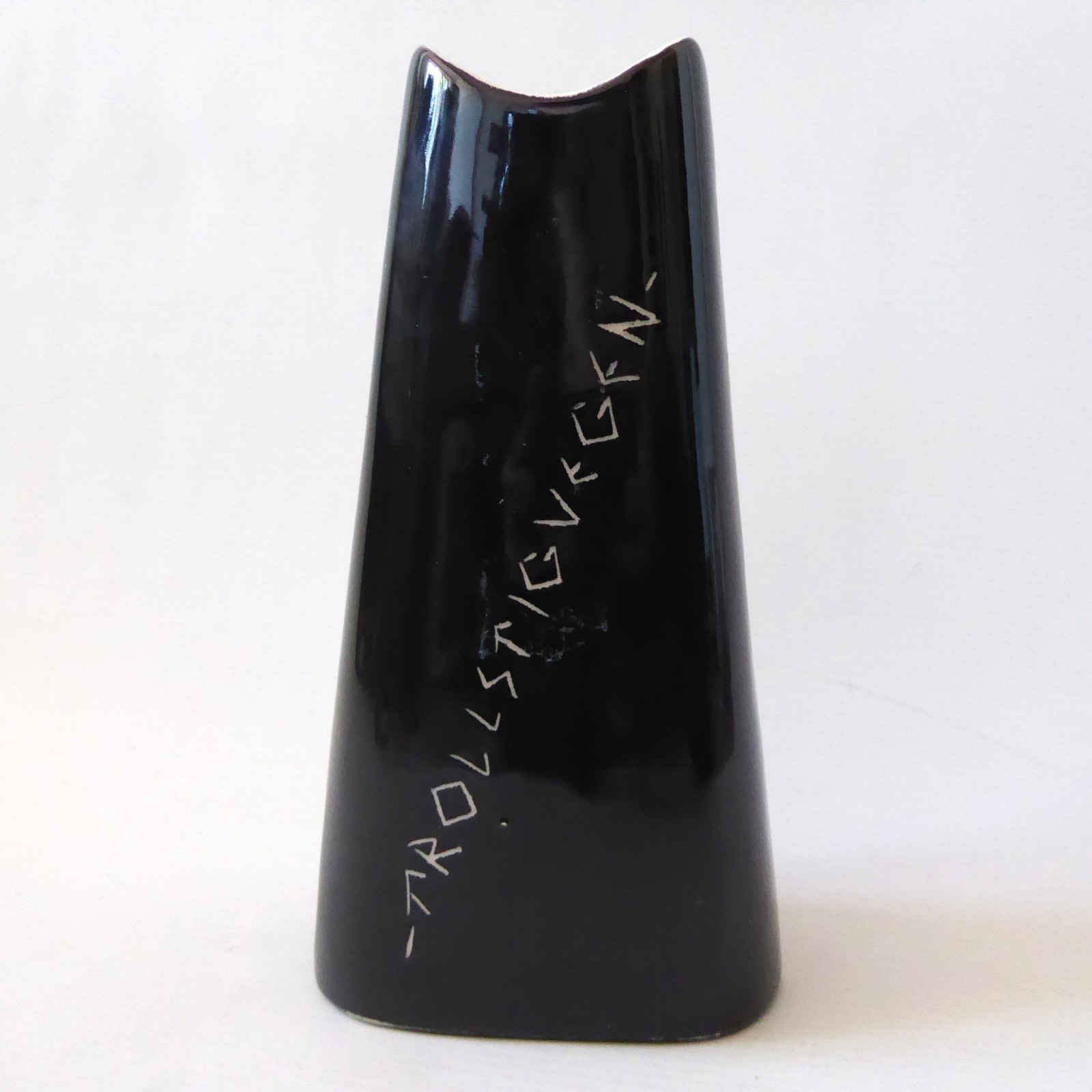Arol Halden Norway vintage pottery ceramic vase, black signed 129/EB, painted - Image 6