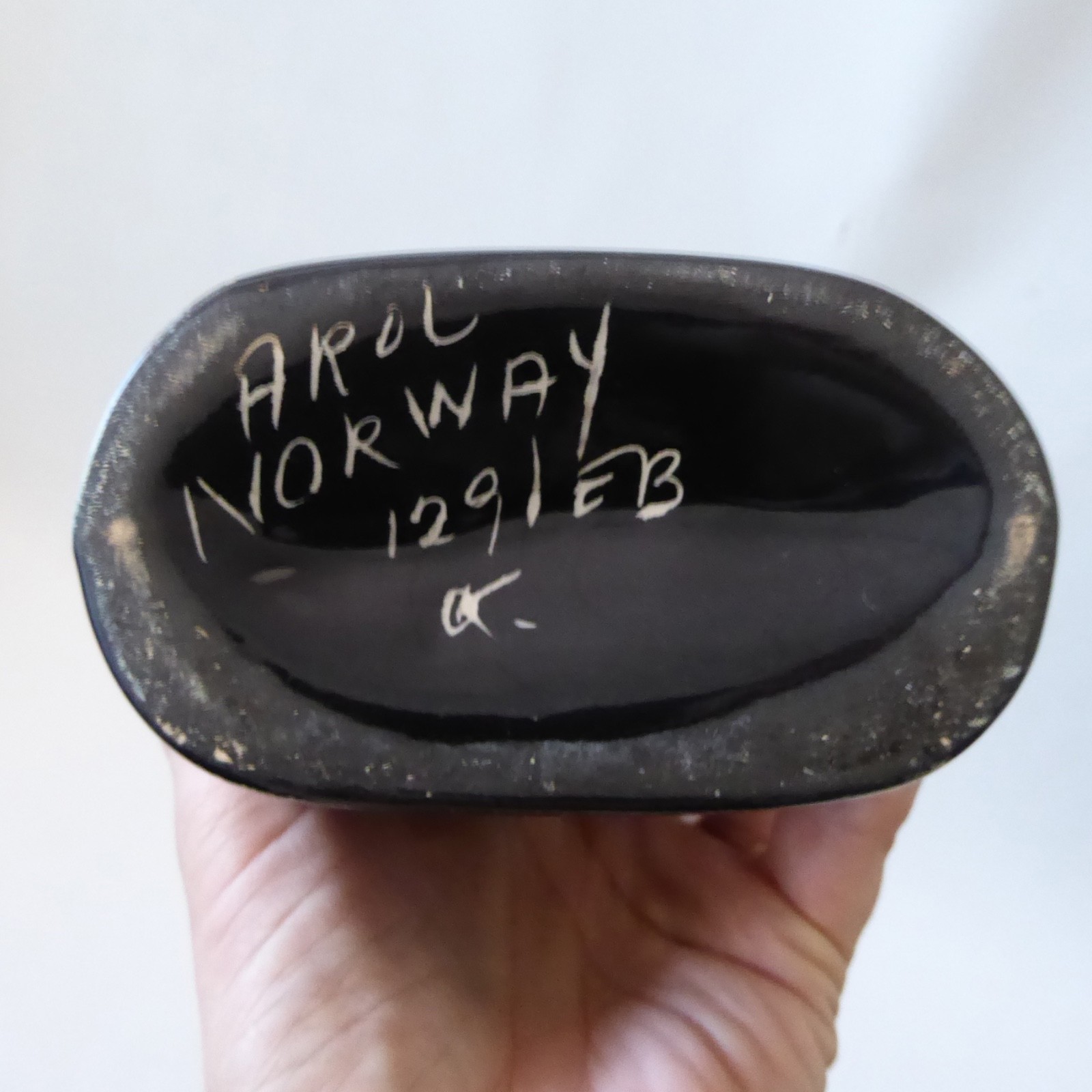 Arol Halden Norway vintage pottery ceramic vase, black signed 129/EB, painted - Image 8