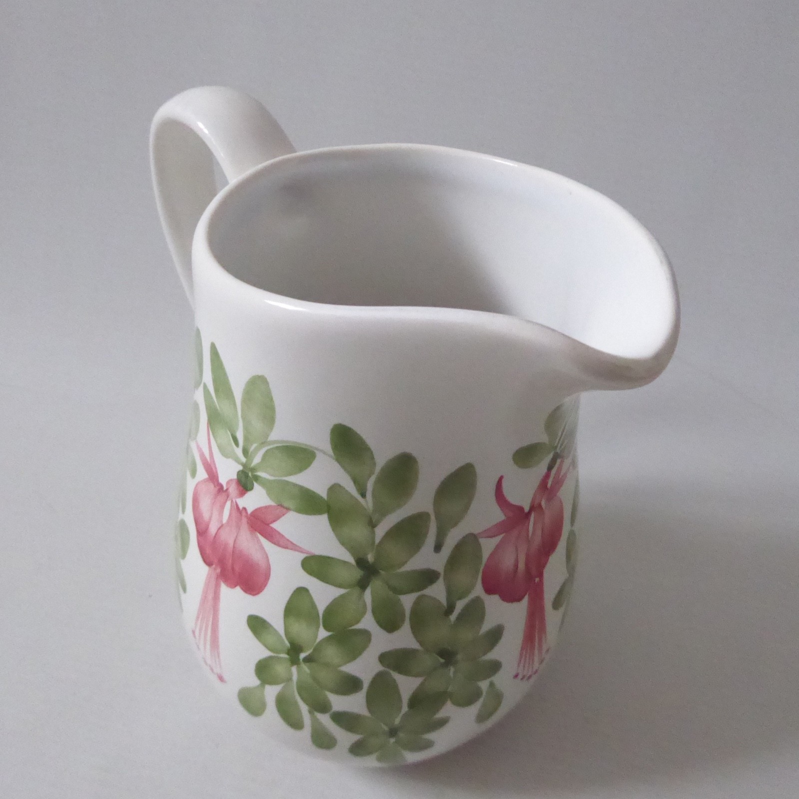 Cinque Ports Pottery the Monastery Rye, ceramic Fuchsia leaf jug pitcher vintage - Image 7