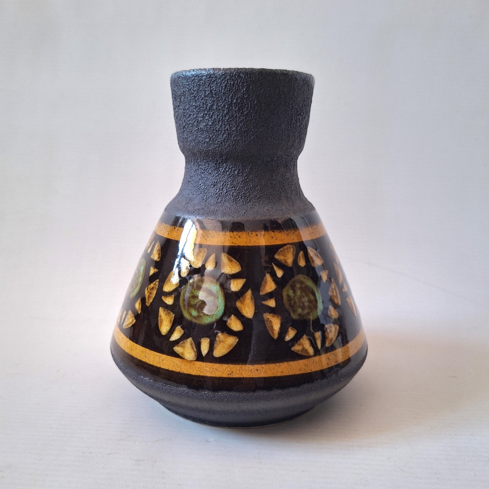 Dumler & Breiden West German pottery vase 128-15, black lava & glossy mustard - Image 2
