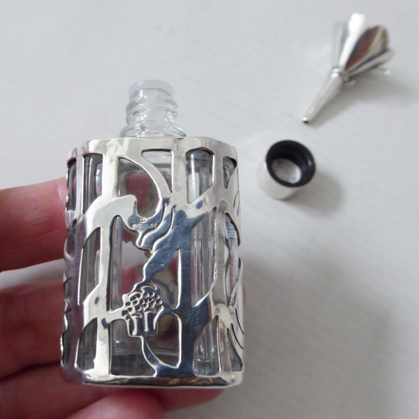 Hallmarked Ari D Norman sterling silver scent perfume bottle +funnel vintage '83 - Image 11