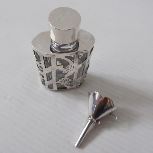 Hallmarked Ari D Norman sterling silver scent perfume bottle +funnel vintage '83 - Image 8
