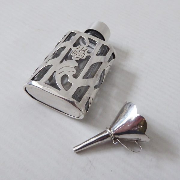 Hallmarked Ari D Norman sterling silver scent perfume bottle +funnel vintage '83 - Image 9