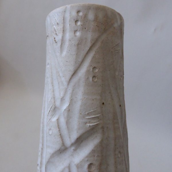 Handmade white art pottery vase. Wheel thrown & incised. Vintage studio/artisan - Image 9