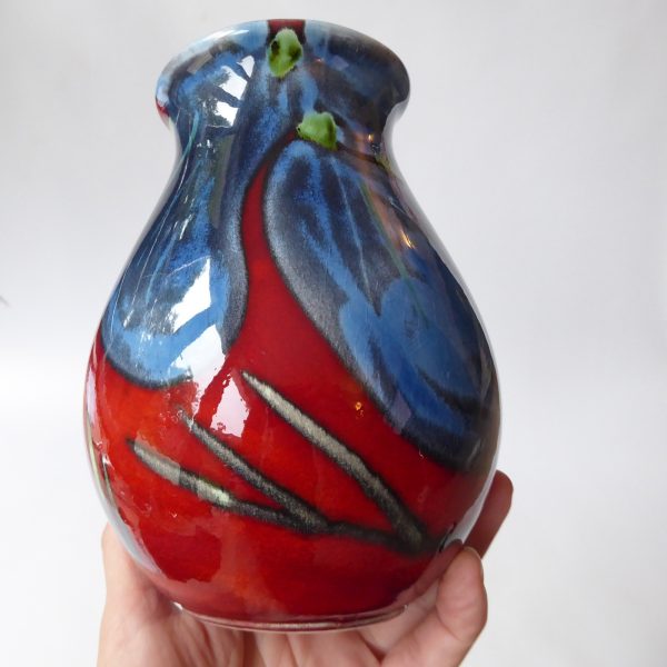 Himalayan Poppy Poole Pottery ceramic vase, red blue, signed AX SW, 17cm painted - Image 15