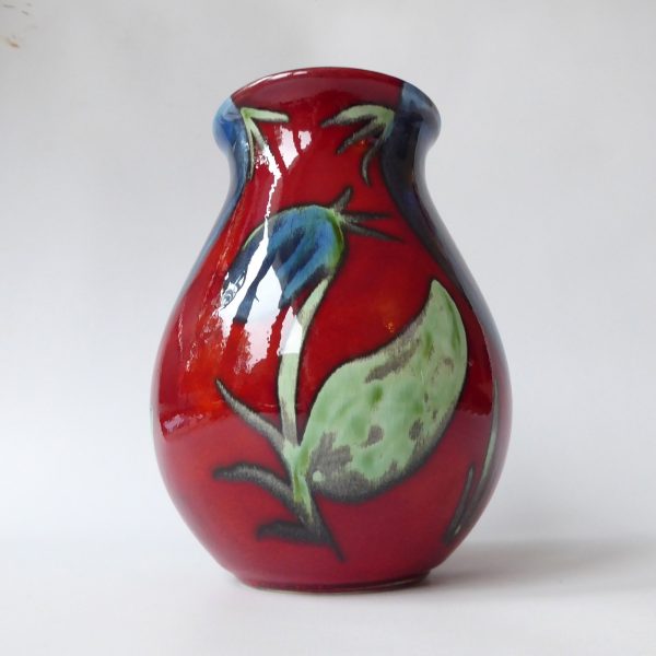 Himalayan Poppy Poole Pottery ceramic vase, red blue, signed AX SW, 17cm painted - Image 3
