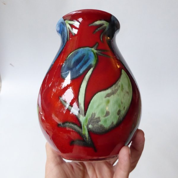 Himalayan Poppy Poole Pottery ceramic vase, red blue, signed AX SW, 17cm painted - Image 4