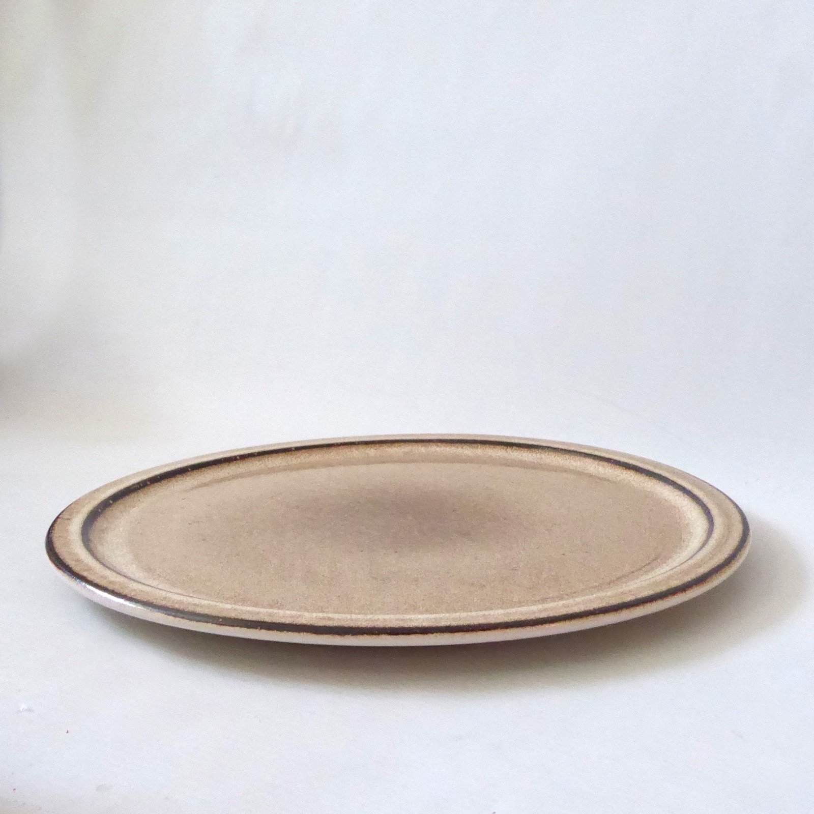 Iden Pottery studio pottery large 13" round flat plate serving platter, vintage - Image 4