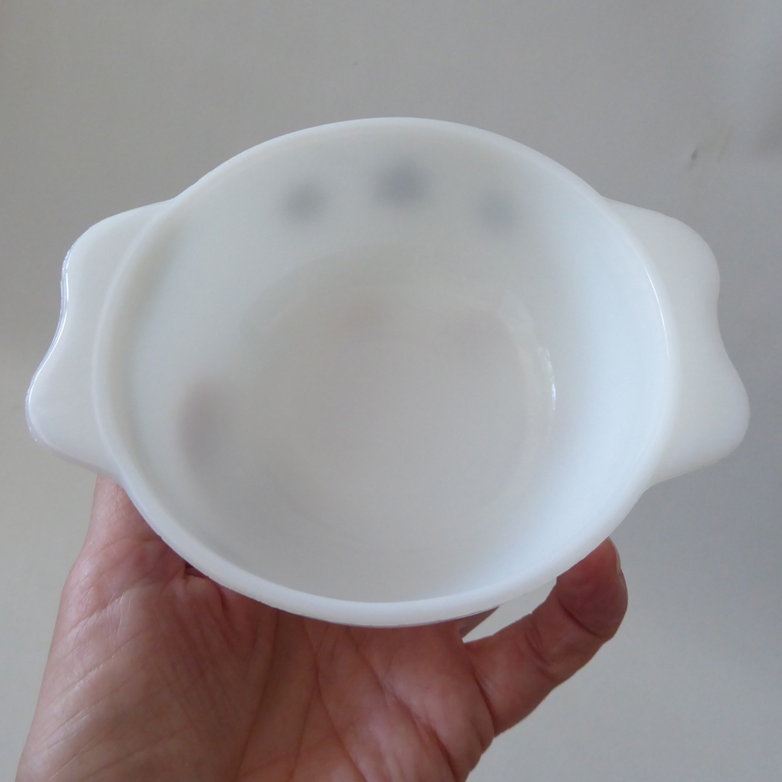 JAJ Pyrex Black Gaiety Snowflake tiny pixie bowl easy grip. Vintage black & opal - Image 11