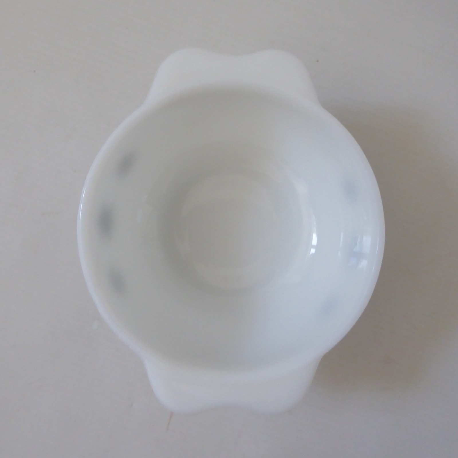 JAJ Pyrex Black Gaiety Snowflake tiny pixie bowl easy grip. Vintage black & opal - Image 6