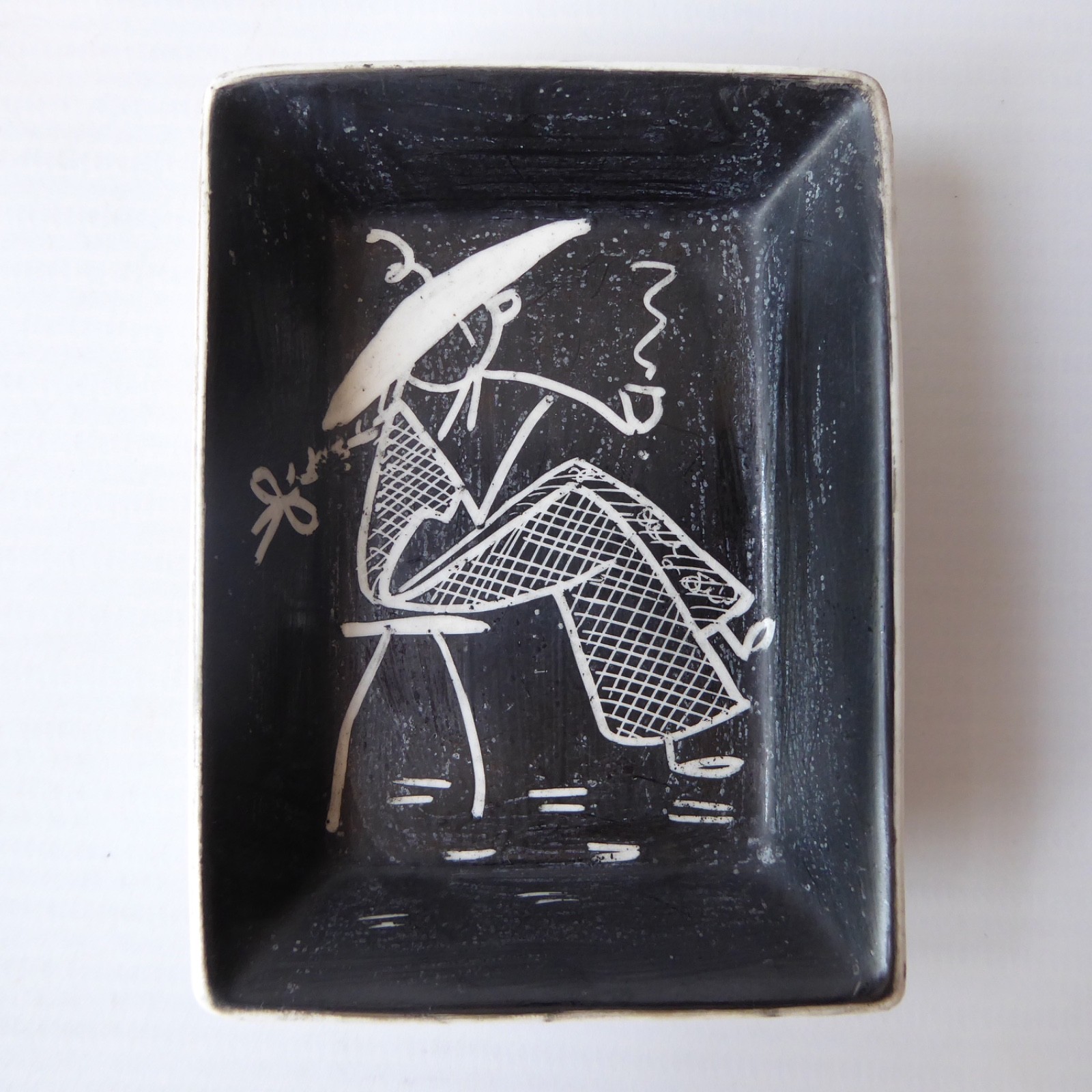 Jula Sidmouth ceramic pottery pin dish, black + white stylised figure 1950s MCM - Image 3