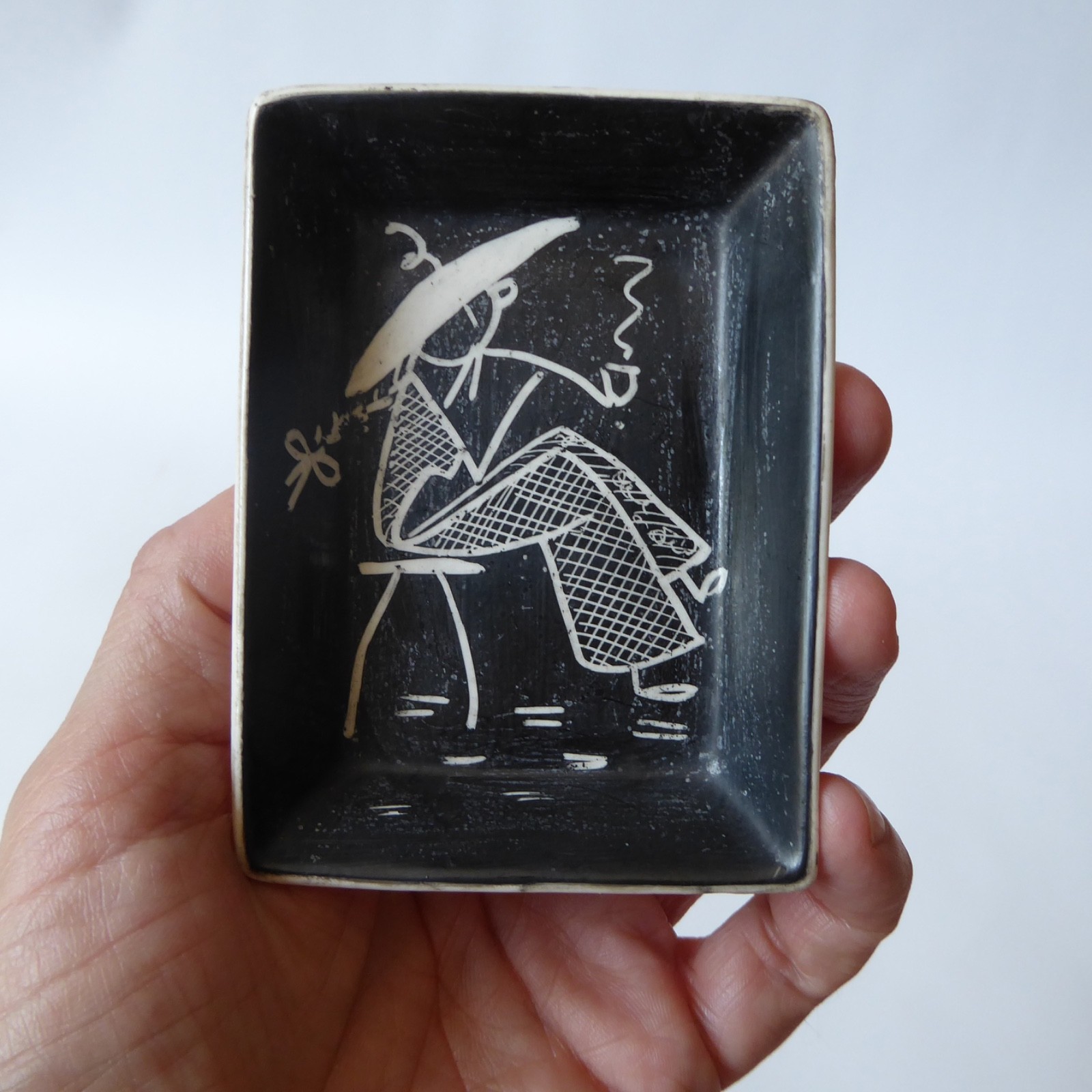 Jula Sidmouth ceramic pottery pin dish, black + white stylised figure 1950s MCM - Image 8