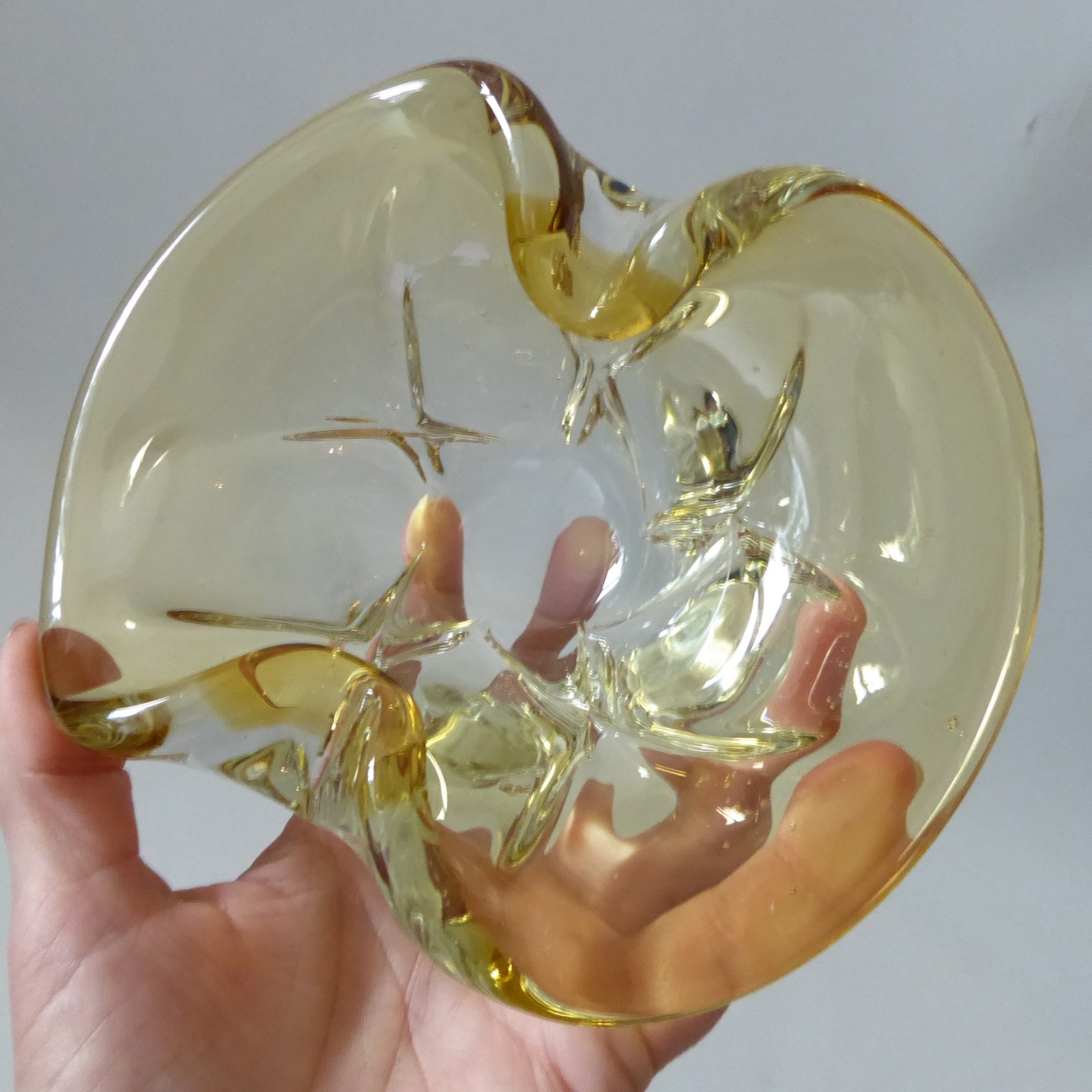 Murano art glass bowl. Amber folded cased dish ashtray. Vintage retro 1960s 7" - Image 9
