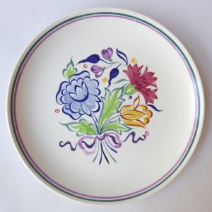 Poole Pottery 10" dinner plate, flora traditional. Signed BNK vintage ceramic