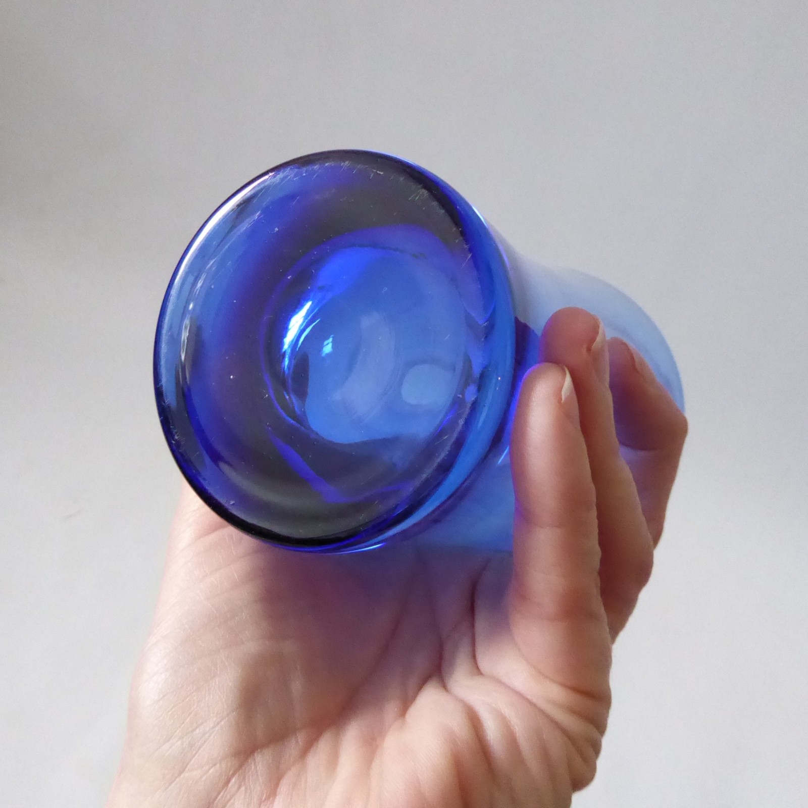 Riihimaki 1376 blue art glass vase, Riihimäen Finland Scandinavian 1960s 1970s - Image 7