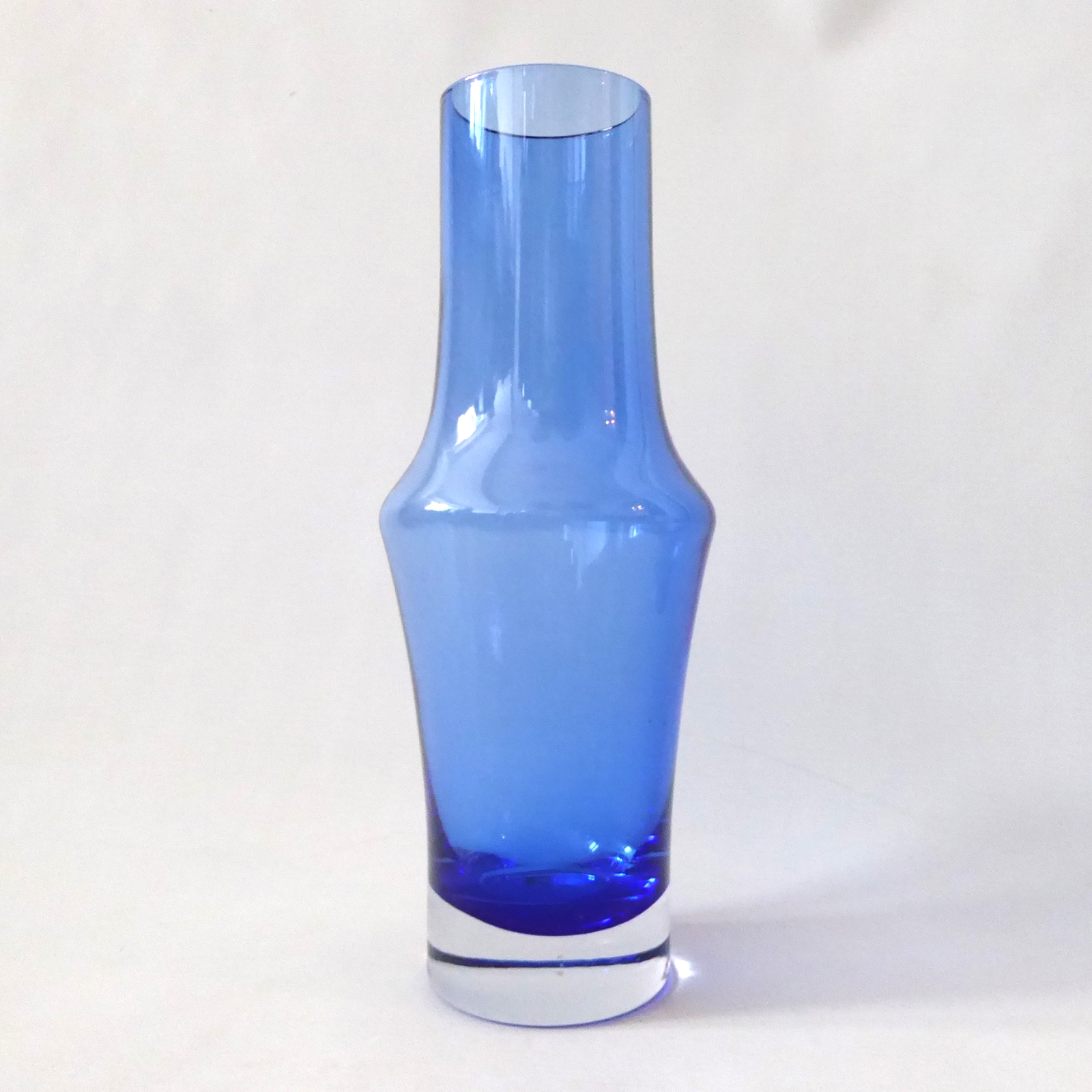 Riihimaki 1376 blue art glass vase, Riihimäen Finland Scandinavian 1960s 1970s