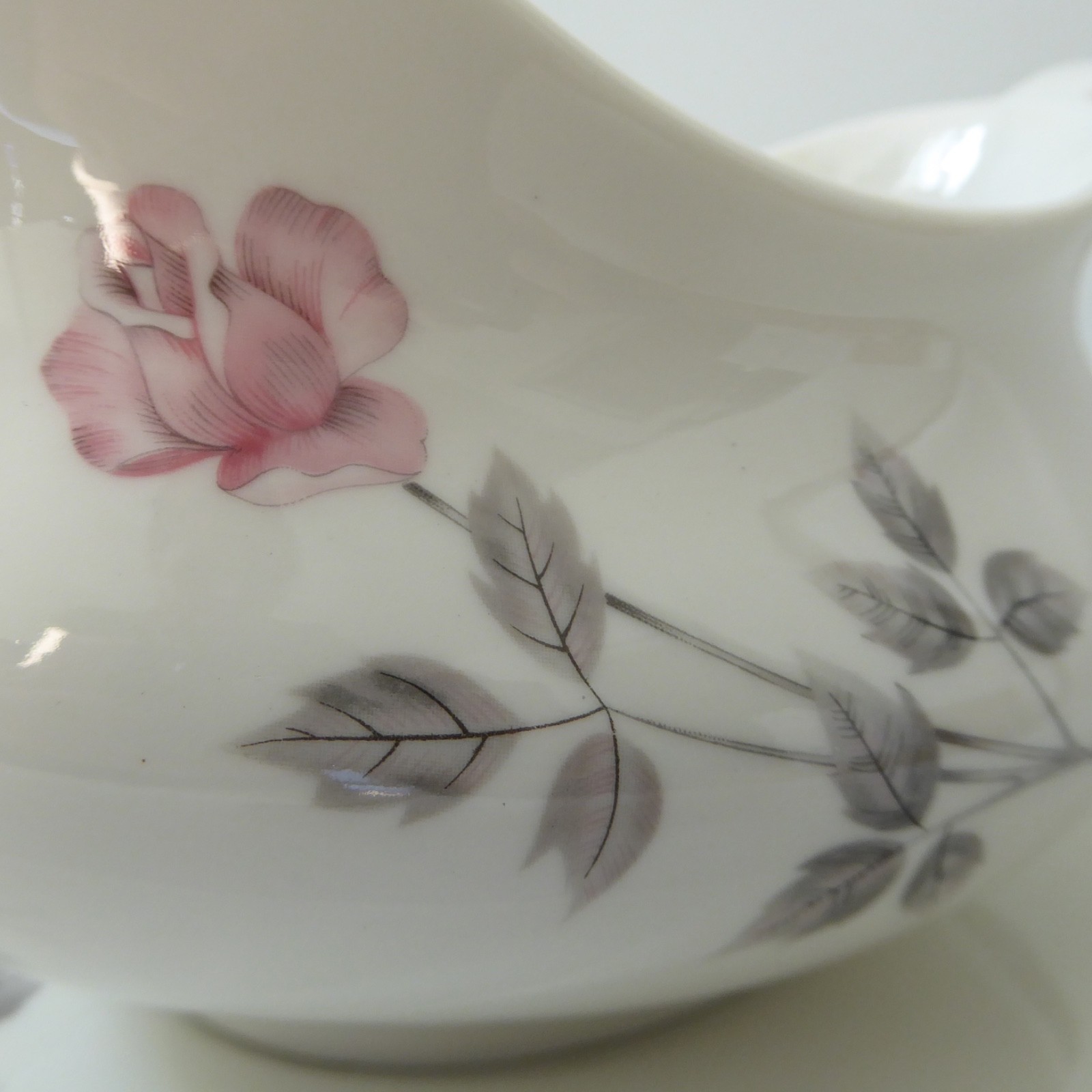 Royal Doulton vintage Pillar Rose fine bone china gravy boat jug & saucer TC1011 - Image 4