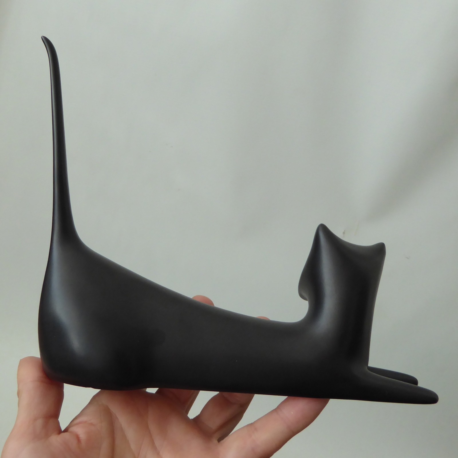 Royal Dux Czech laying black cat mid century modernist. Bohemian, Jaroslav Ježek - Image 9