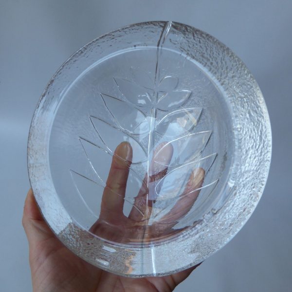 Scandinavian heavy vintage clear 7" art glass crystal leaf bowl probably Swedish - Image 8
