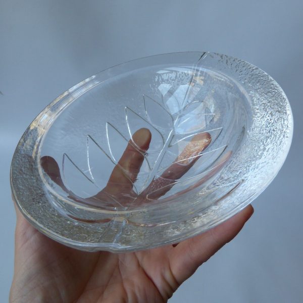 Scandinavian heavy vintage clear 7" art glass crystal leaf bowl probably Swedish - Image 9