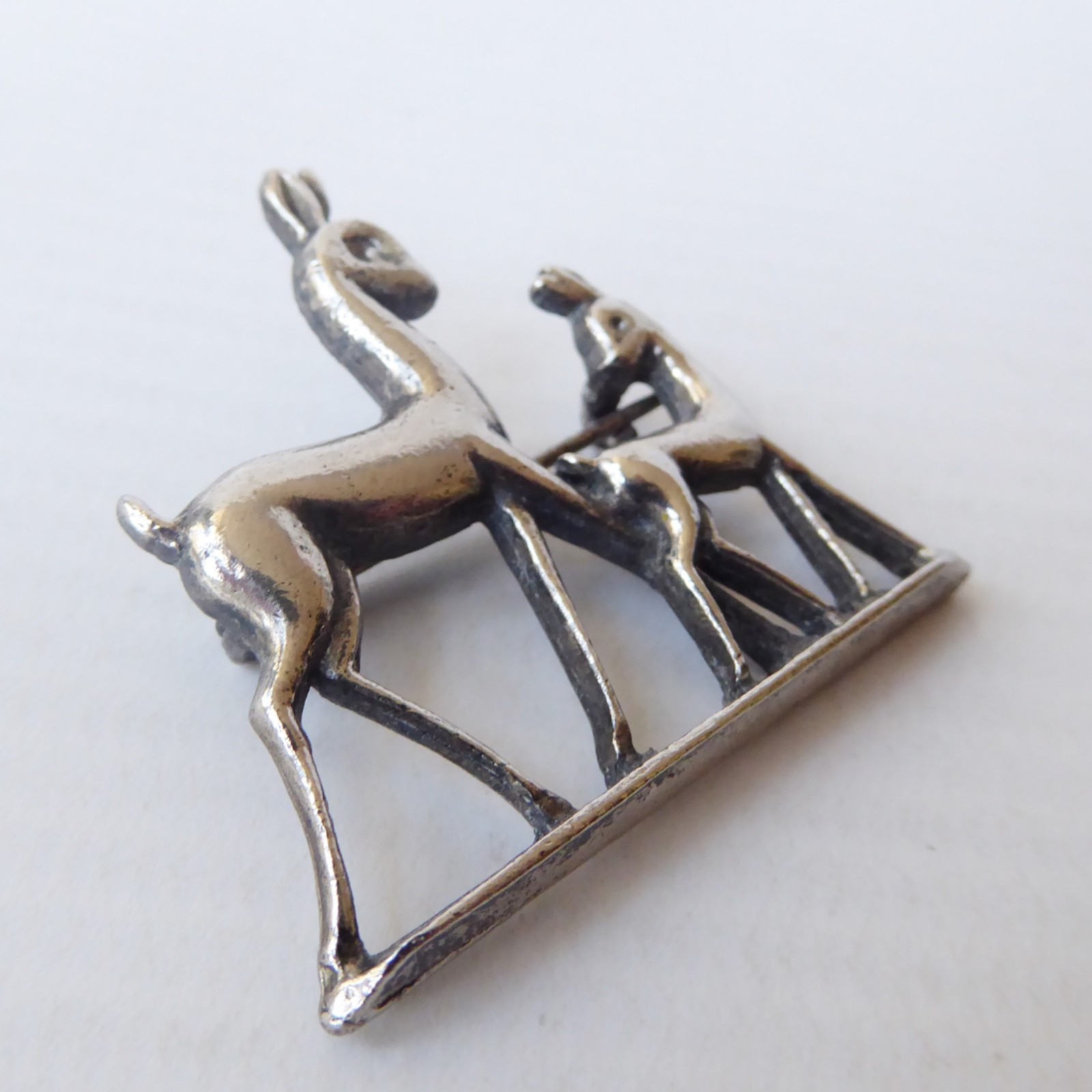 Scandinavian vintage deer silver-tone white cast metal brooch. Doe & fawn deers - Image 5