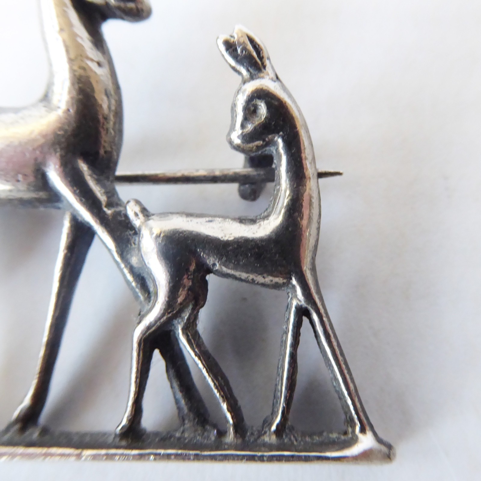 Scandinavian vintage deer silver-tone white cast metal brooch. Doe & fawn deers - Image 6